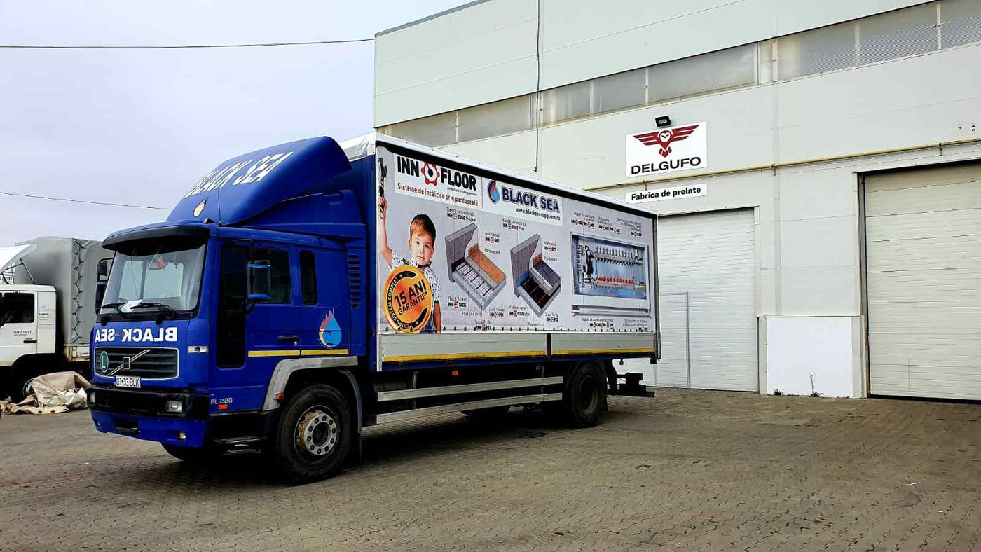 Camion cu prelata personalizata