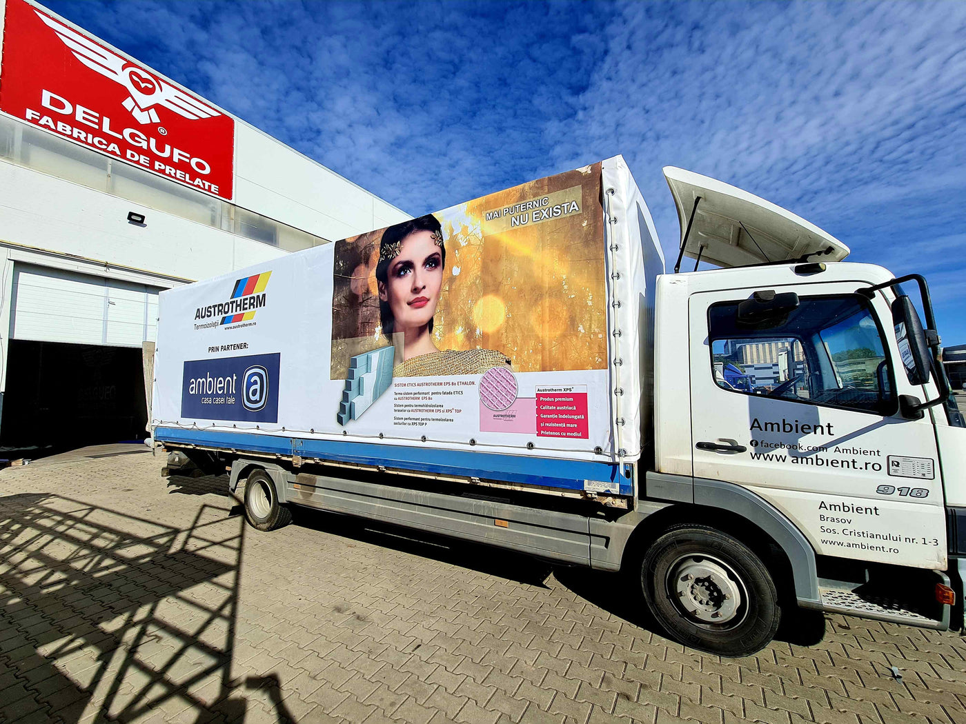 Camion cu prelata personalizata