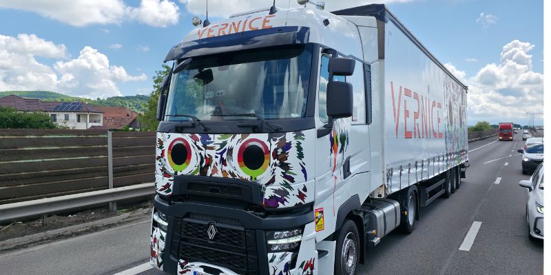 Delgufo împreună cu Vernice, despre prelata şi designul industrial al TIR-ului Ana Dav Com